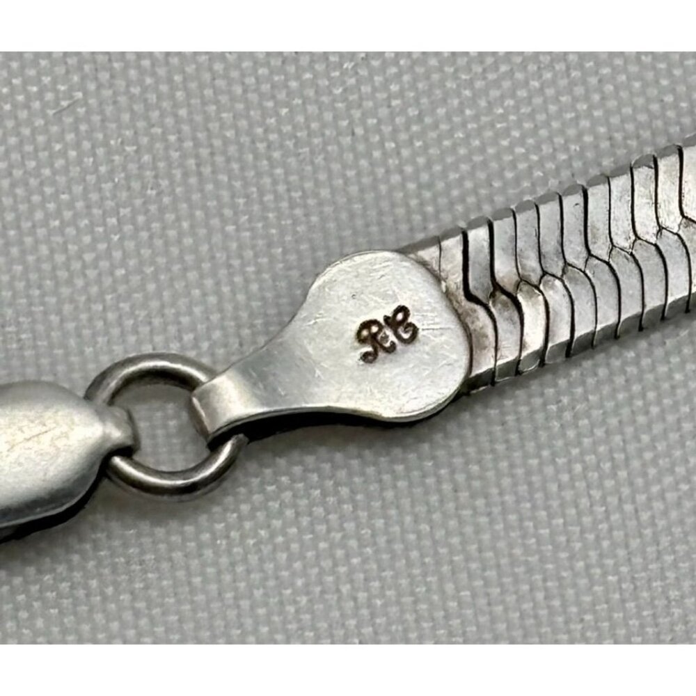 Vintage Sterling Silver Herringbone Bracelet Made in Italy With Maker's Hallmark - Picture 3 of 14